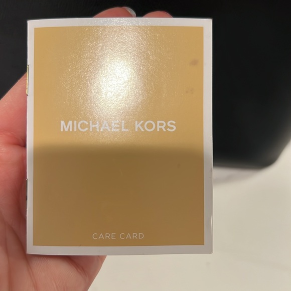 Michael Kors Leather handbag - black with gold - Picture 6 of 7